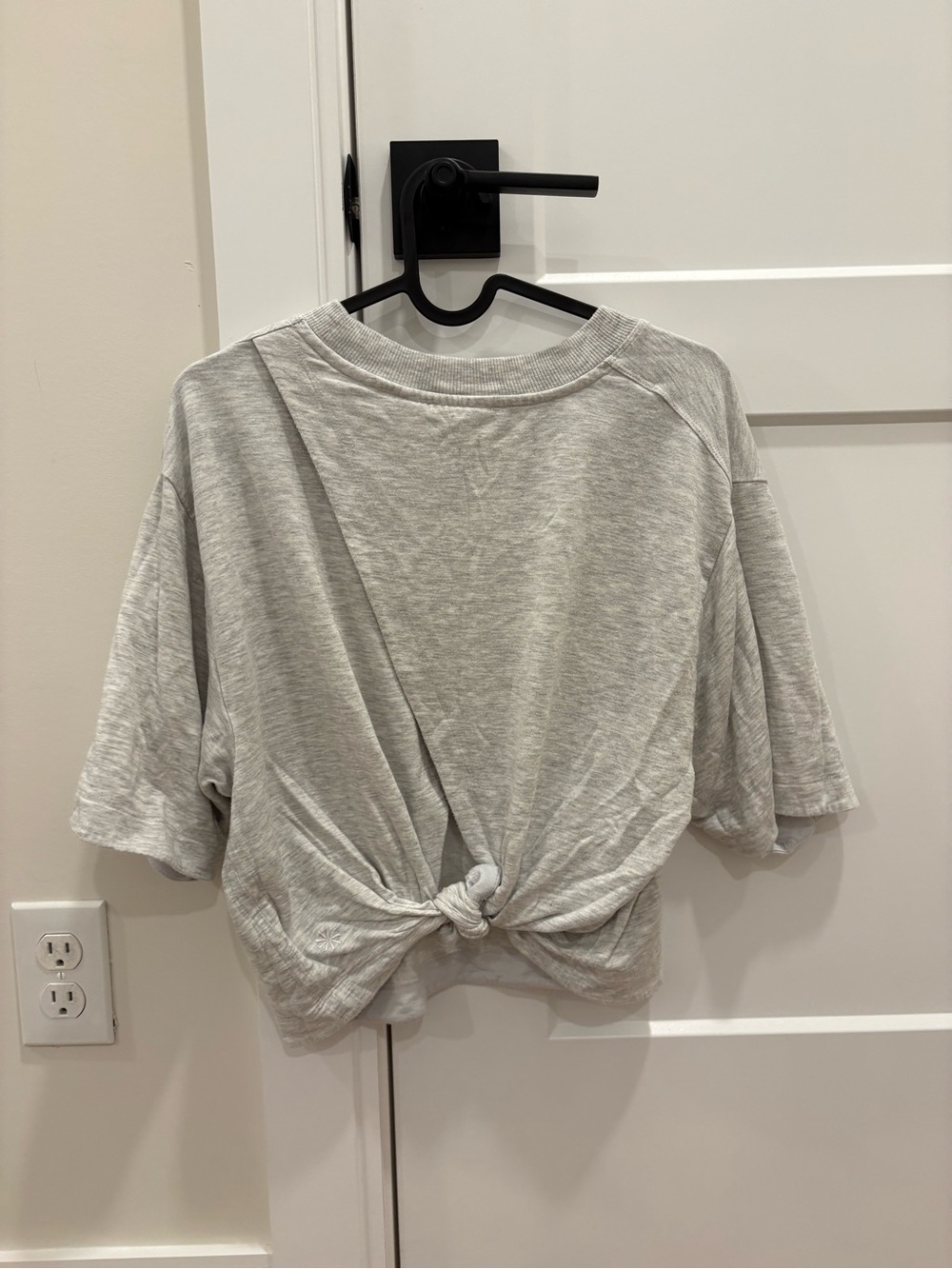 Athleta tshirt with open tie back - Picture 5 of 8